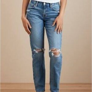 American Eagle Outfitters Women's Curvy Ripped Straight Leg NWT 4 regular